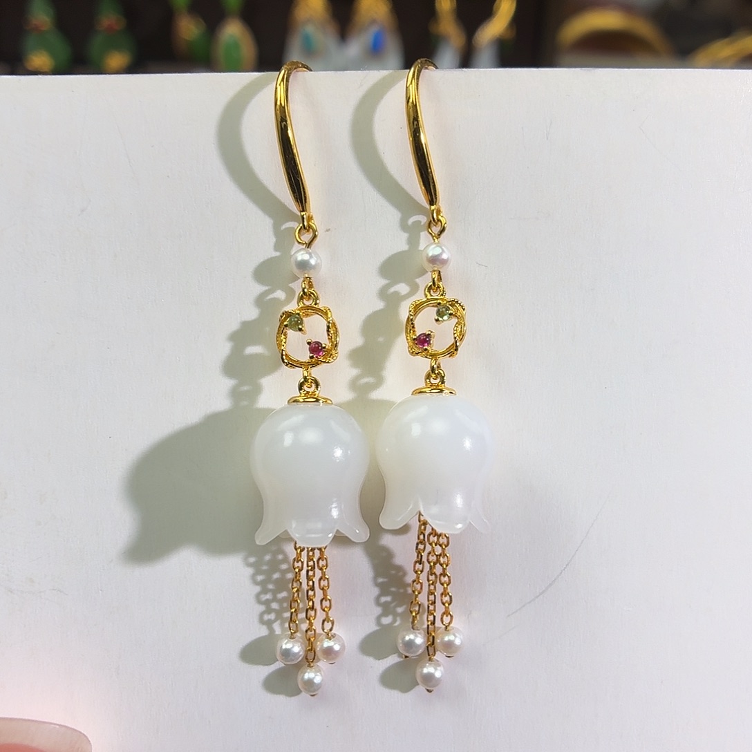 颈饰18K金镶嵌和田玉胧*