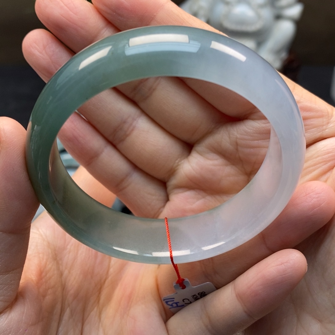 翡翠手镯未镶嵌天然