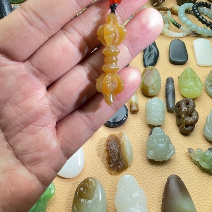 和田玉（糖玉）颈饰未镶嵌定制款