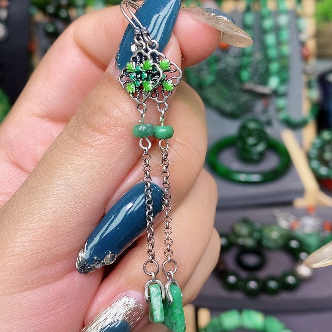 翡翠耳饰银S925镶嵌漂亮美眉