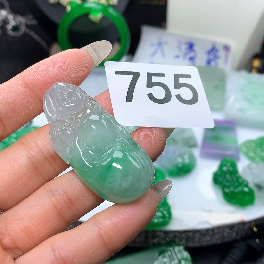 翡翠吊坠(赠链)未镶嵌