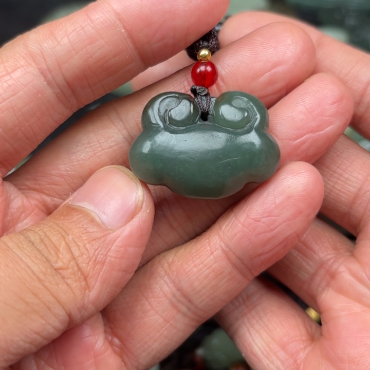 和田玉吊坠未镶嵌