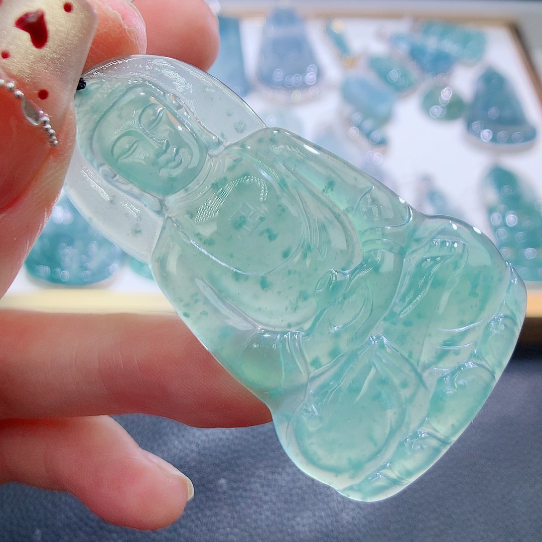 翡翠颈饰未镶嵌翡翠