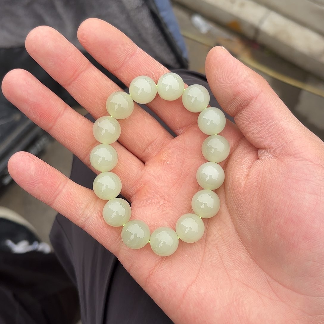 未镶嵌和田玉手链