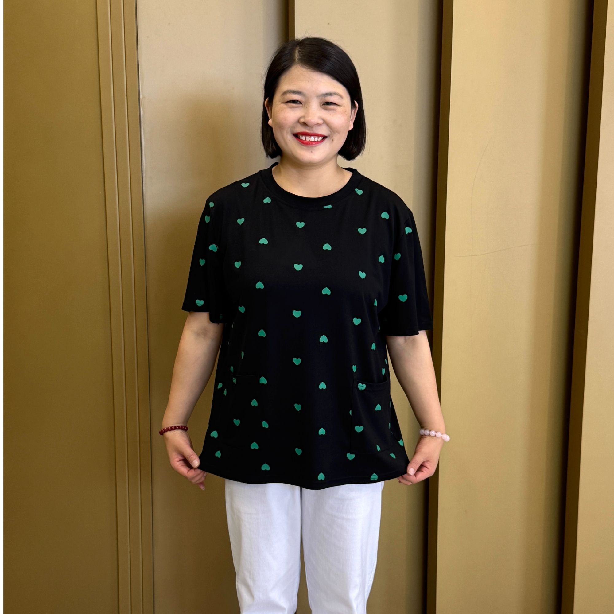 圆领薄款宽松型中老年女装洋气大码女装妈妈装