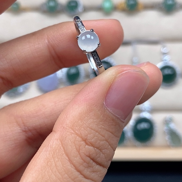 翡翠未镶嵌戒指戒指