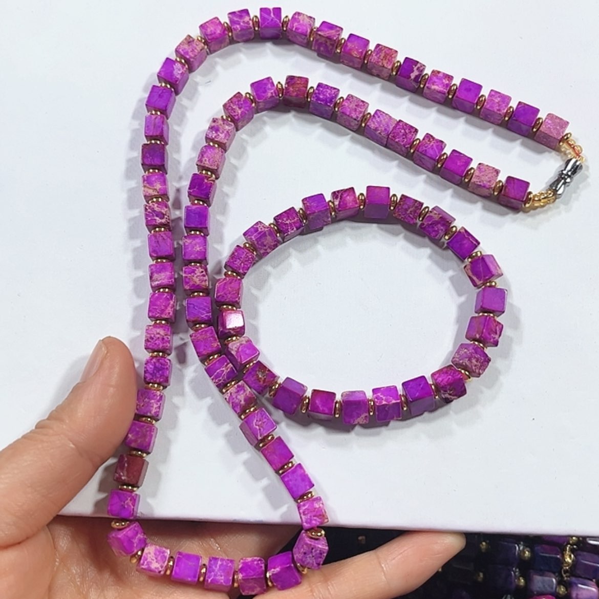 【闪购商品】玻璃颈饰舒具石老油套装项链手串一套128丝绒卡6