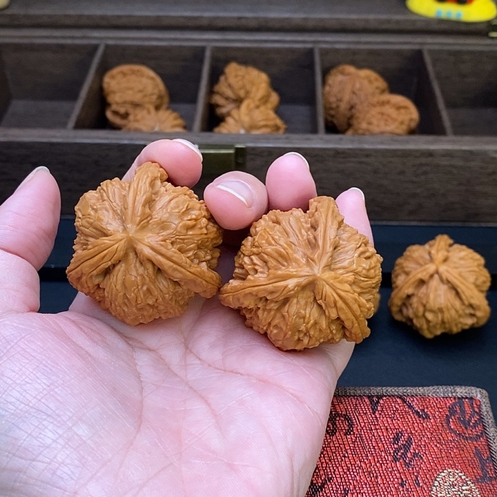 海***季把件文玩核桃白奔