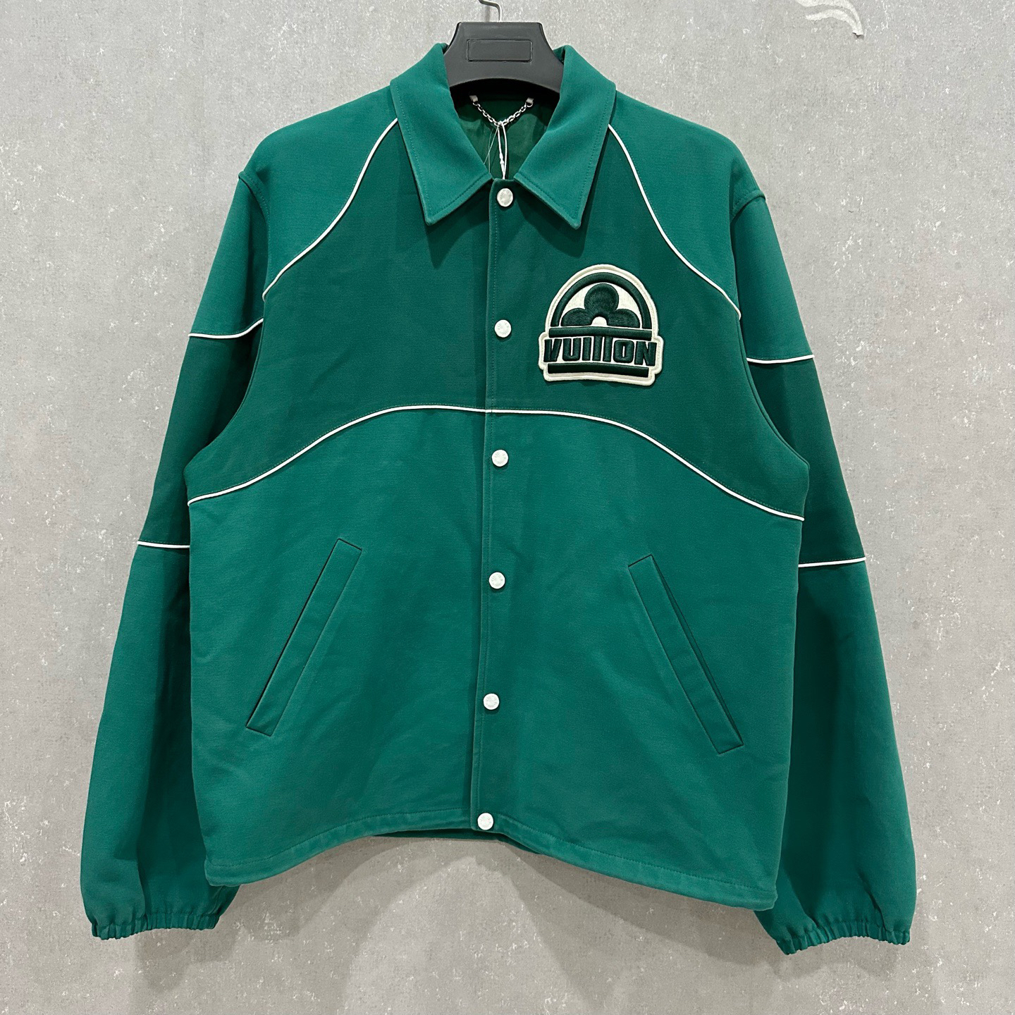 未使用 LouisVuitton/路易威登 刺绣三花字母夹克外套 52码006150