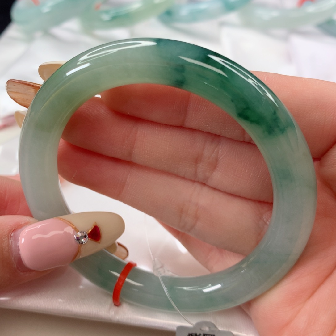 翡翠手镯未镶嵌54.1正圆