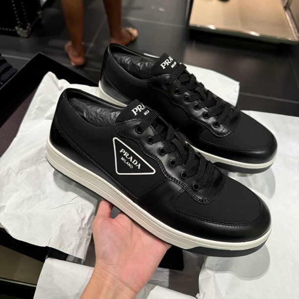 未使用 Prada/普拉达 男士拼接休闲板鞋 不带鞋盒