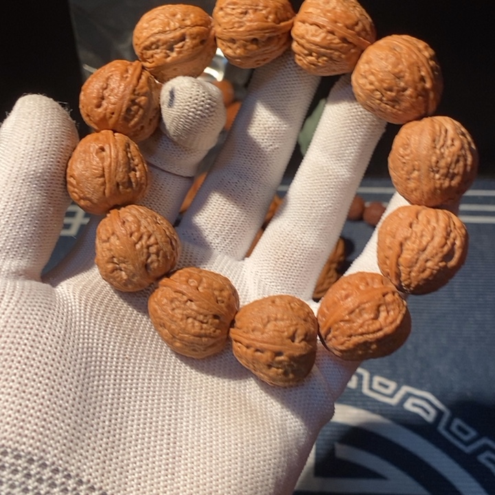文玩核桃手串……34