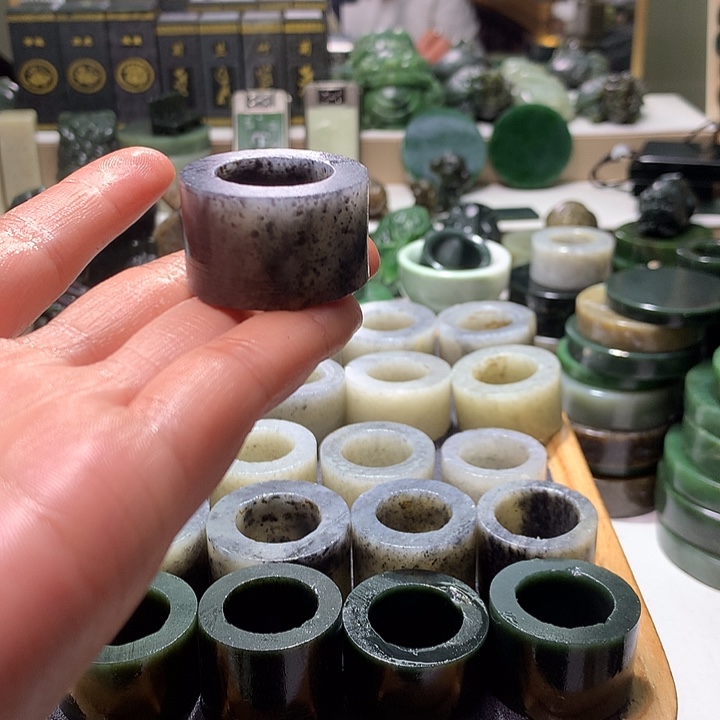 和田玉未镶嵌珠宝半成品