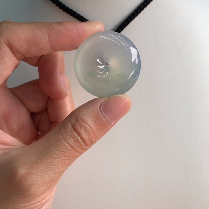 翡翠挂件未镶嵌….