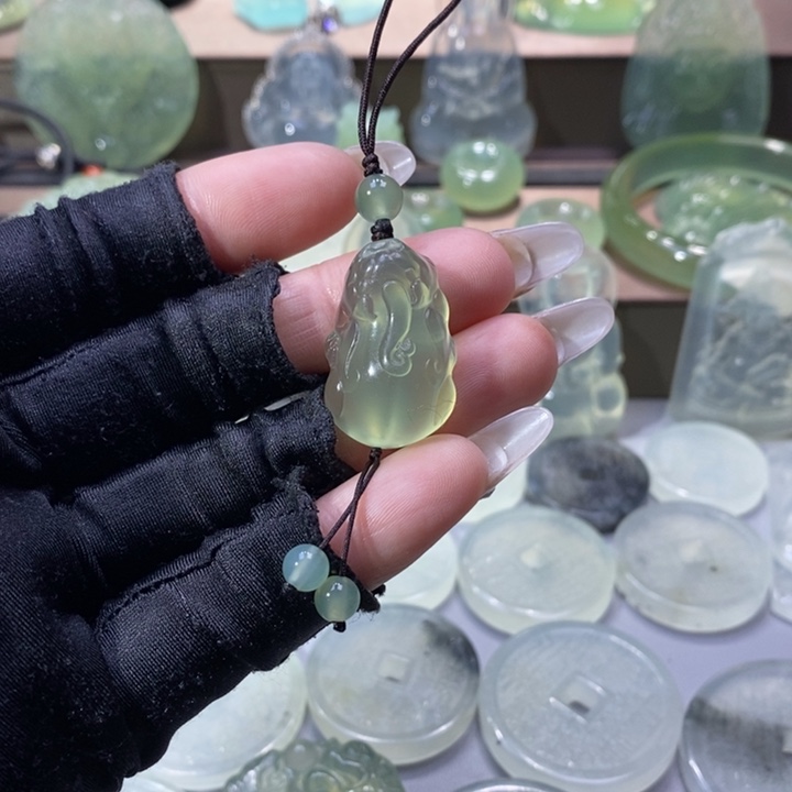 岫玉吊坠未镶嵌吊坠