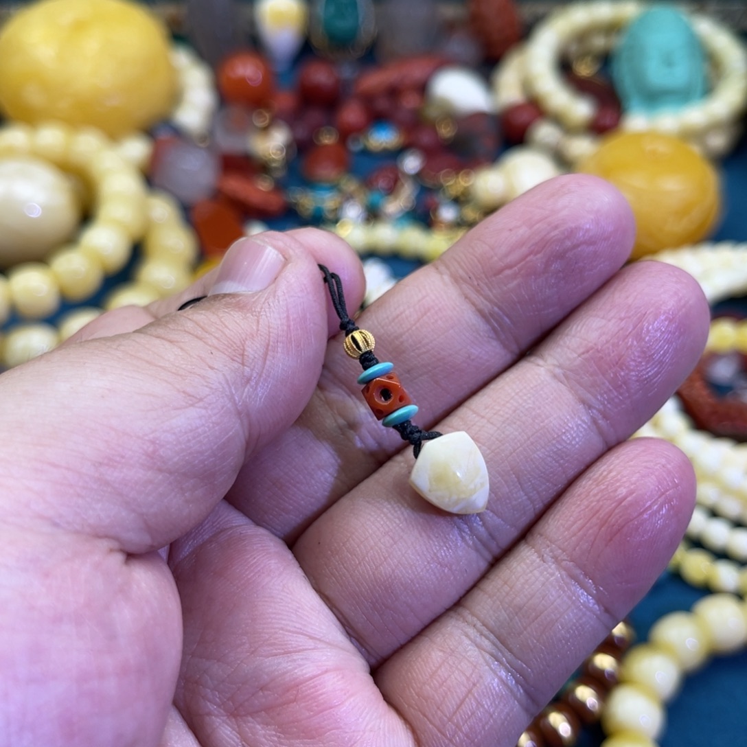 南红玛瑙18K金镶嵌珠宝奇石55