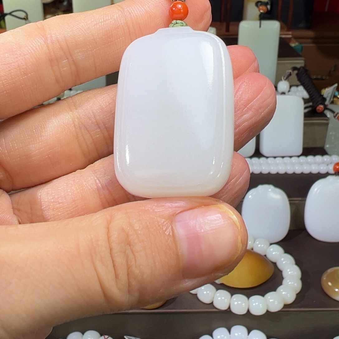 和田玉颈饰未镶嵌