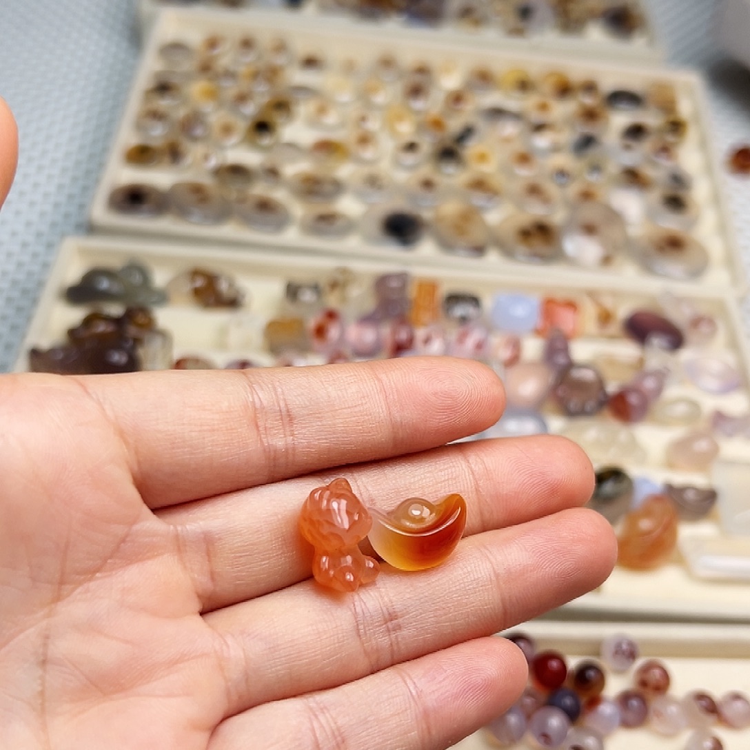 逗***猫玛瑙/玉髓合金颈饰