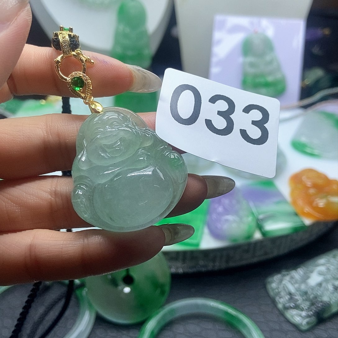 翡翠吊坠(赠链)未镶嵌