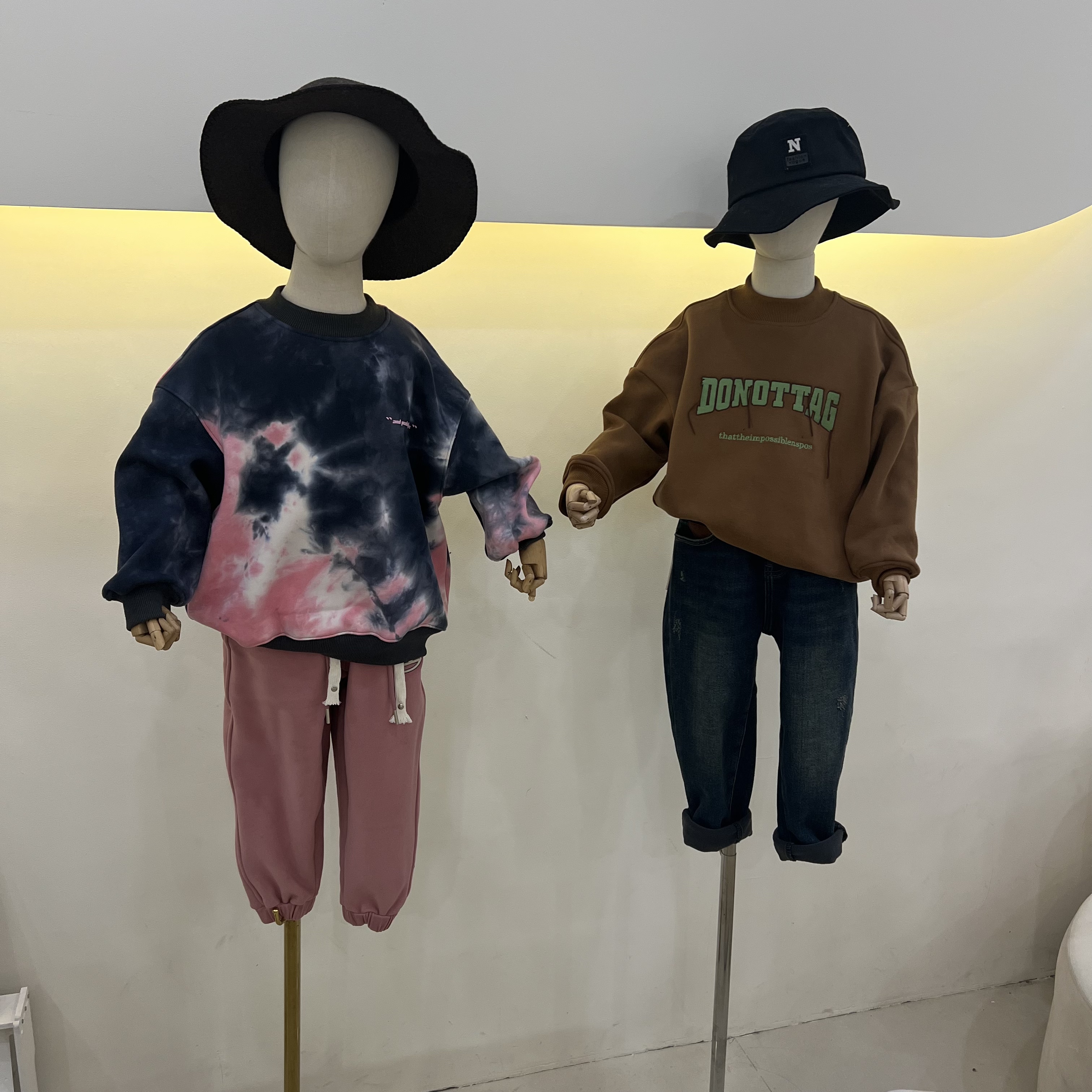 【951-999】 实体店童装春夏断码韩版牛仔短裤休闲裤圆领短袖T恤等