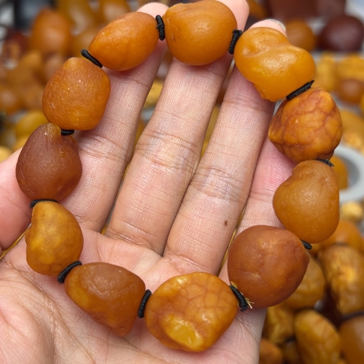 琥珀未镶嵌裸石天然蜜蜡