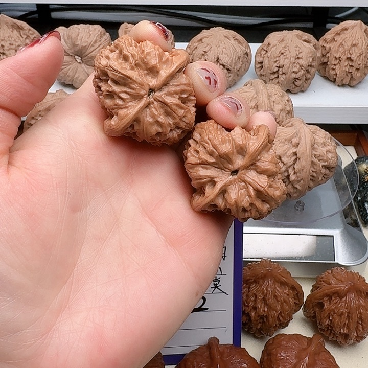 文玩核桃吊坠洪*39全品毕业对野狼（手工打底）运费➕打电话费