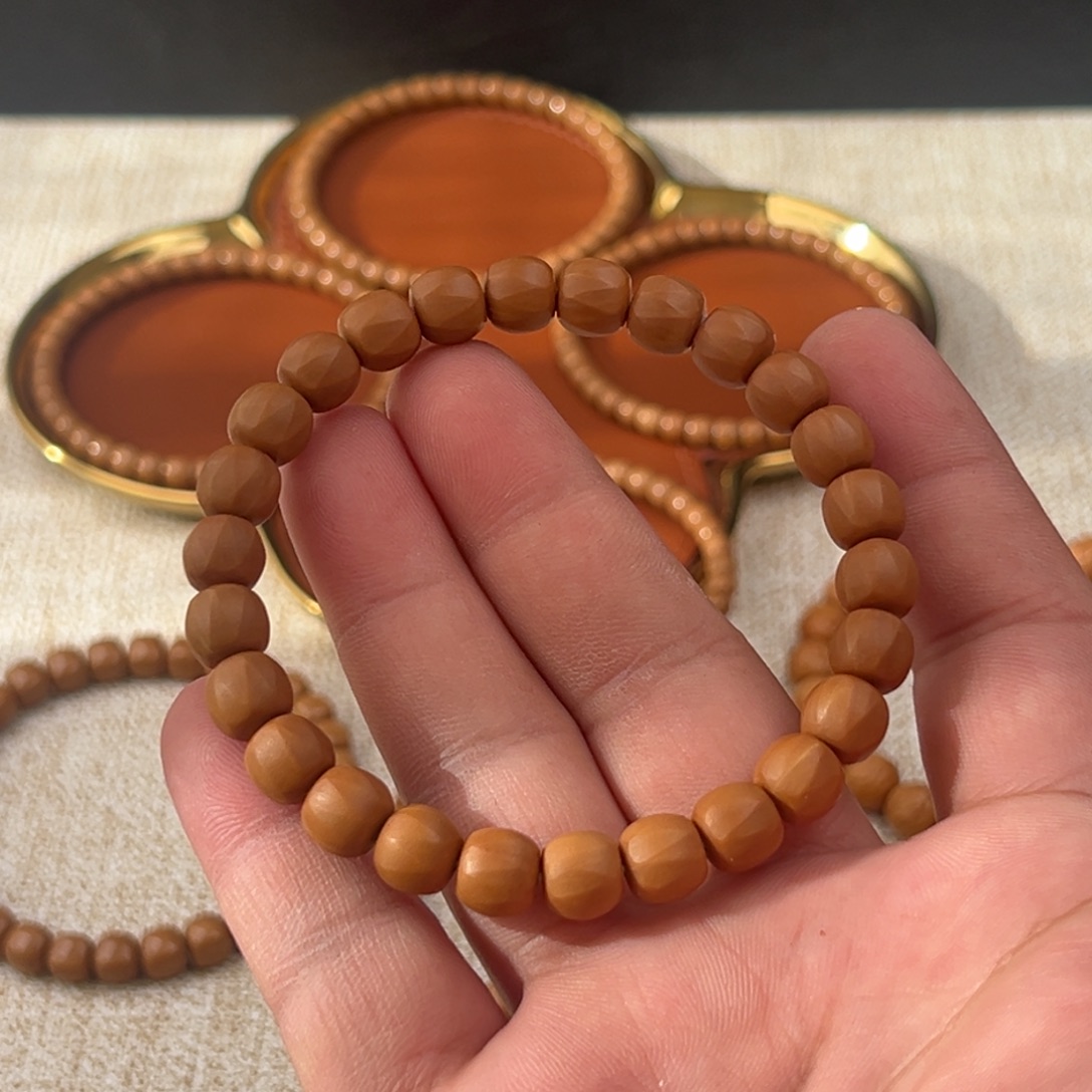 叶****吊坠猴头核桃组合