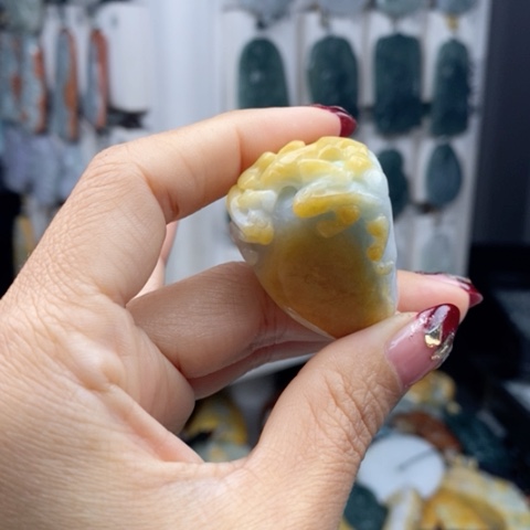 翡翠颈饰未镶嵌翡翠