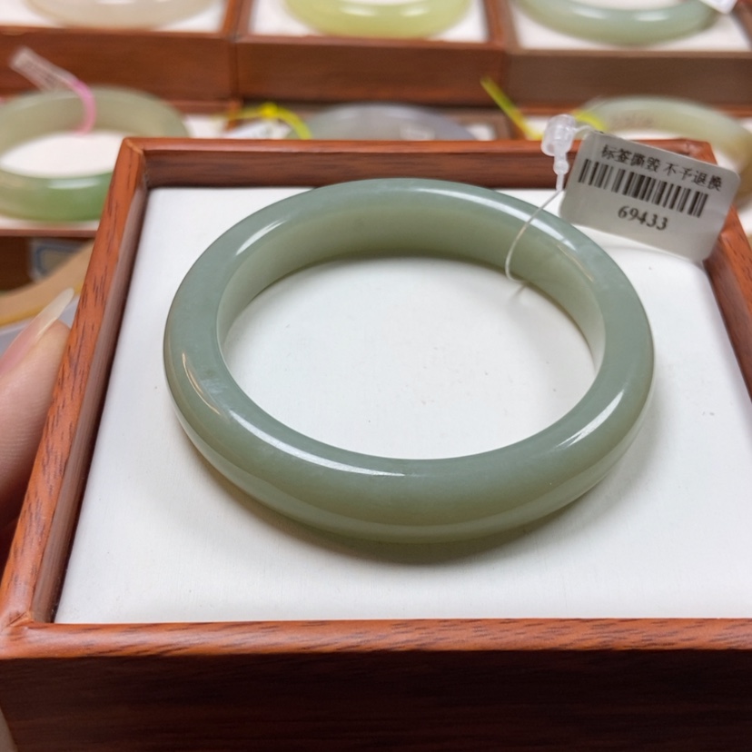 【闪购商品】和田玉手镯未镶嵌52.4。 1号