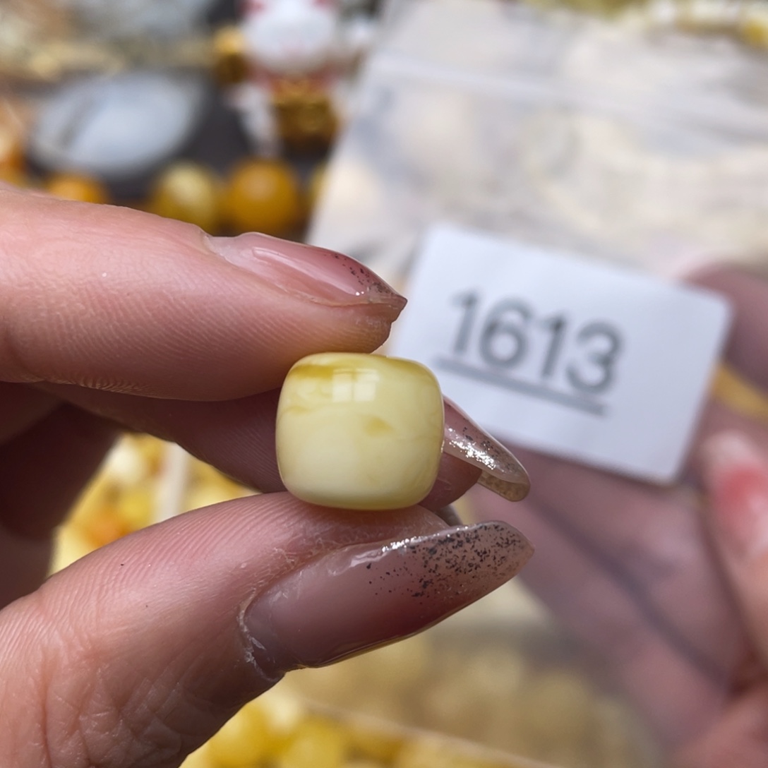 蜜蜡珠宝奇石未镶嵌粉点，11.6