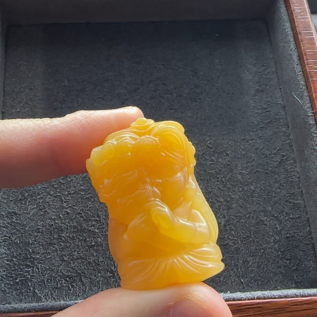 石英质玉（缅黄）配饰未镶嵌