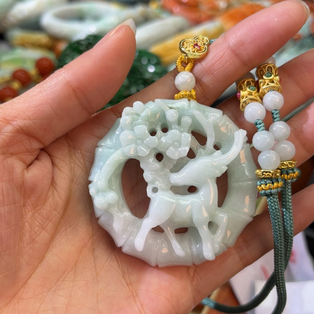 翡翠颈饰未镶嵌待编款