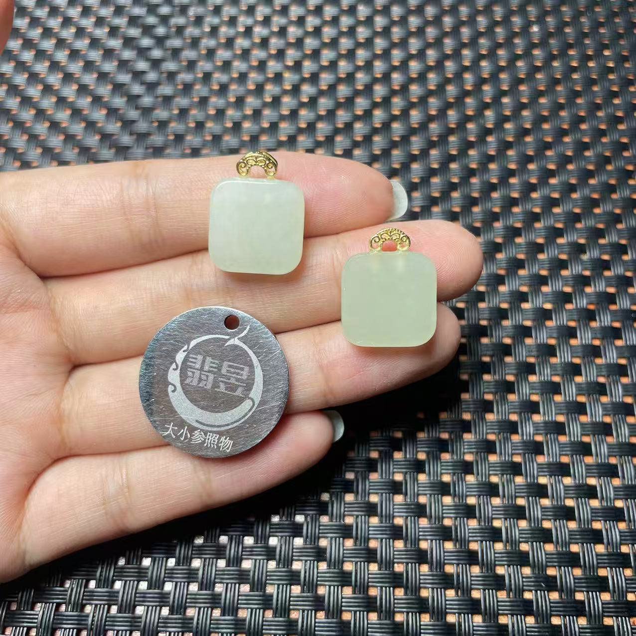 翡昱-SH20-66161-和田玉吊坠s925银扣-多样性发其一