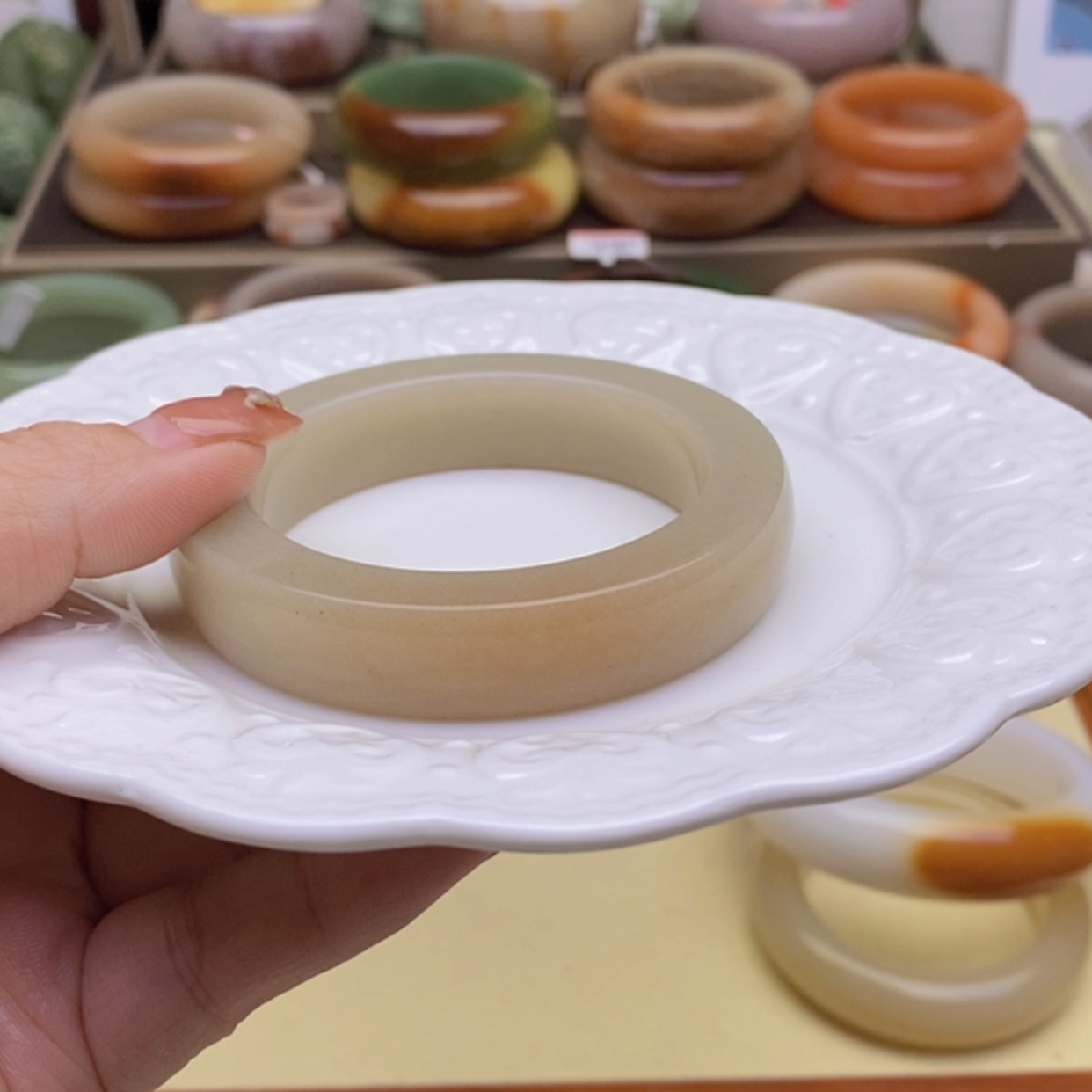 【闪购商品】石英质玉手镯未镶嵌