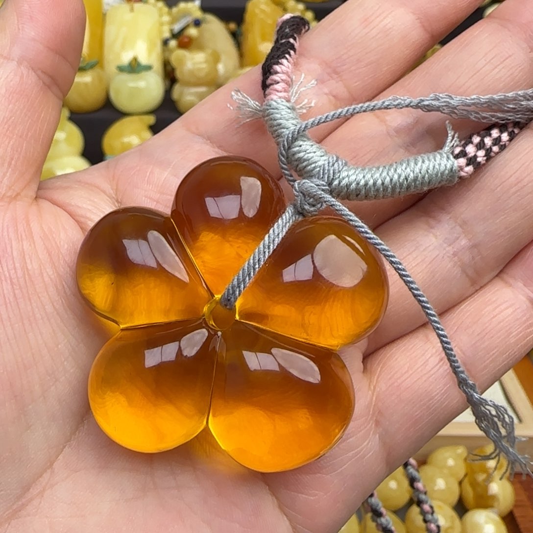 琥珀套链未镶嵌天然琥珀五瓣花