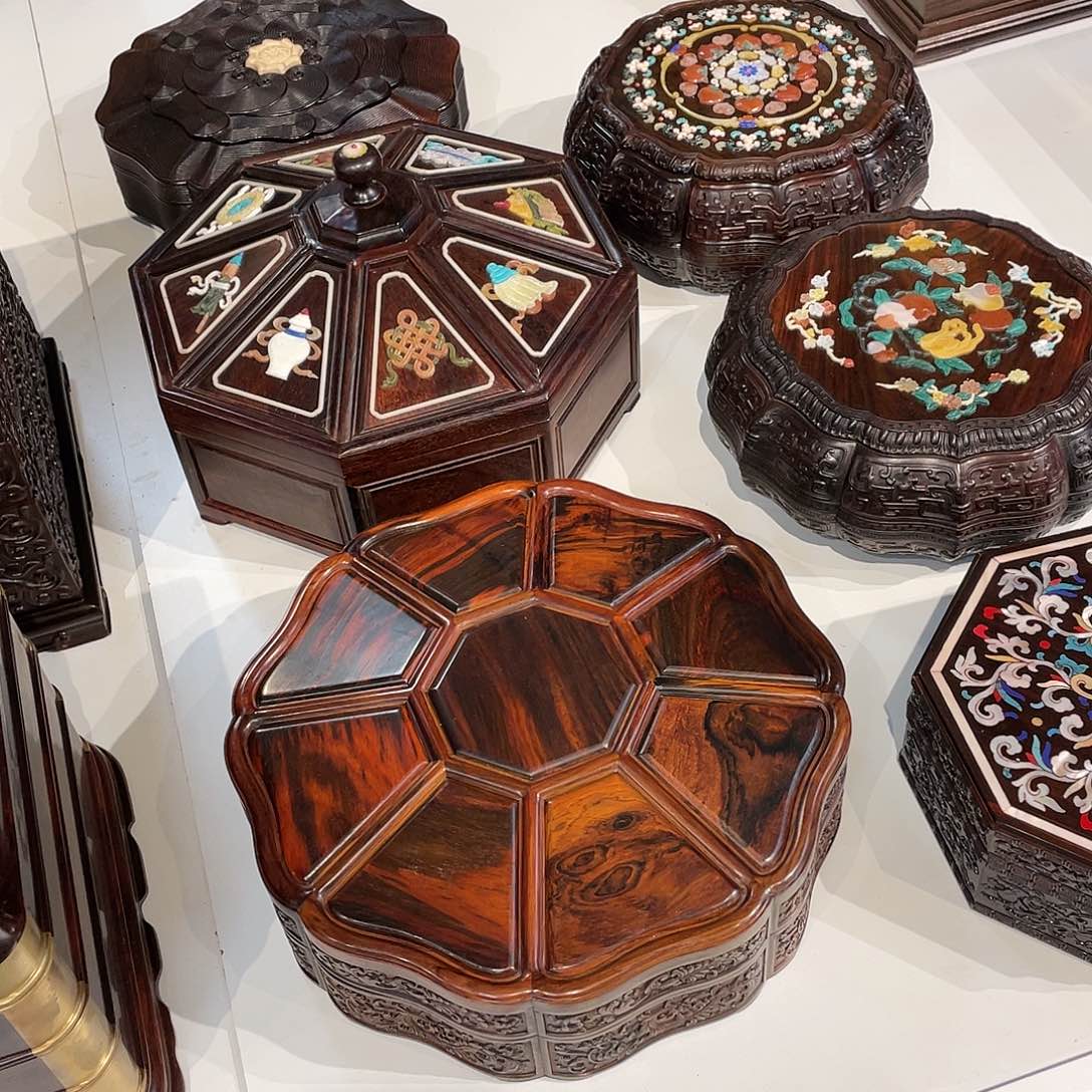 红酸枝木类成套家具