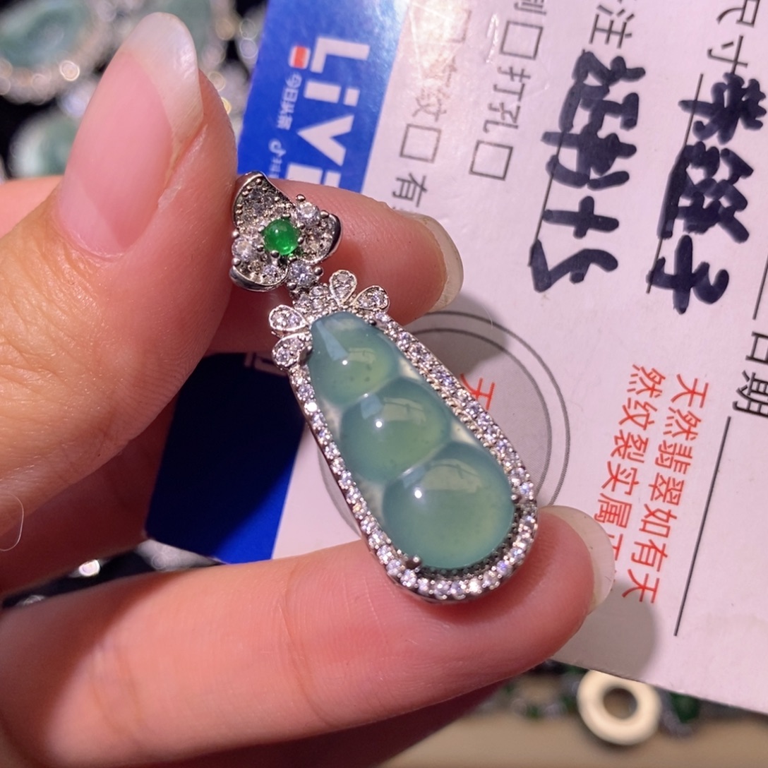 翡翠未镶嵌颈饰天然