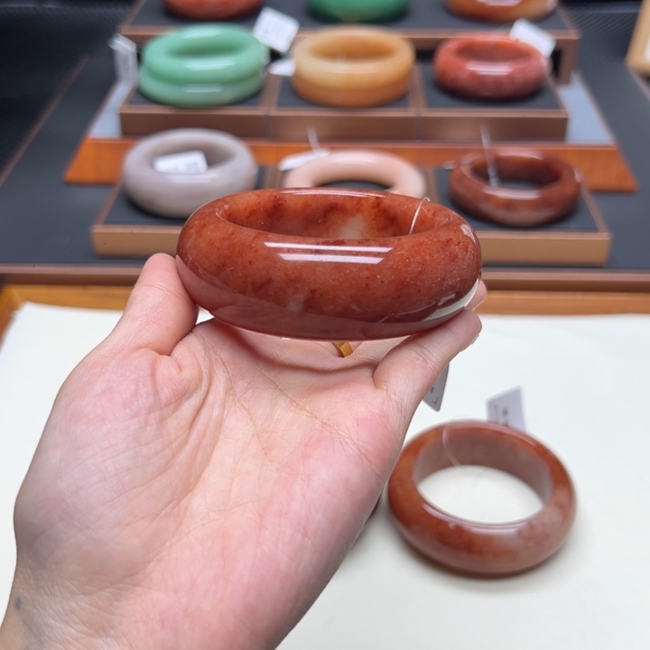 @***宝石英岩玉未镶嵌舍