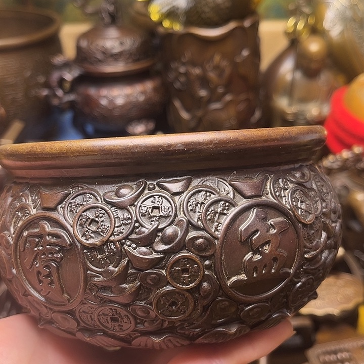 精美铜器批发档口