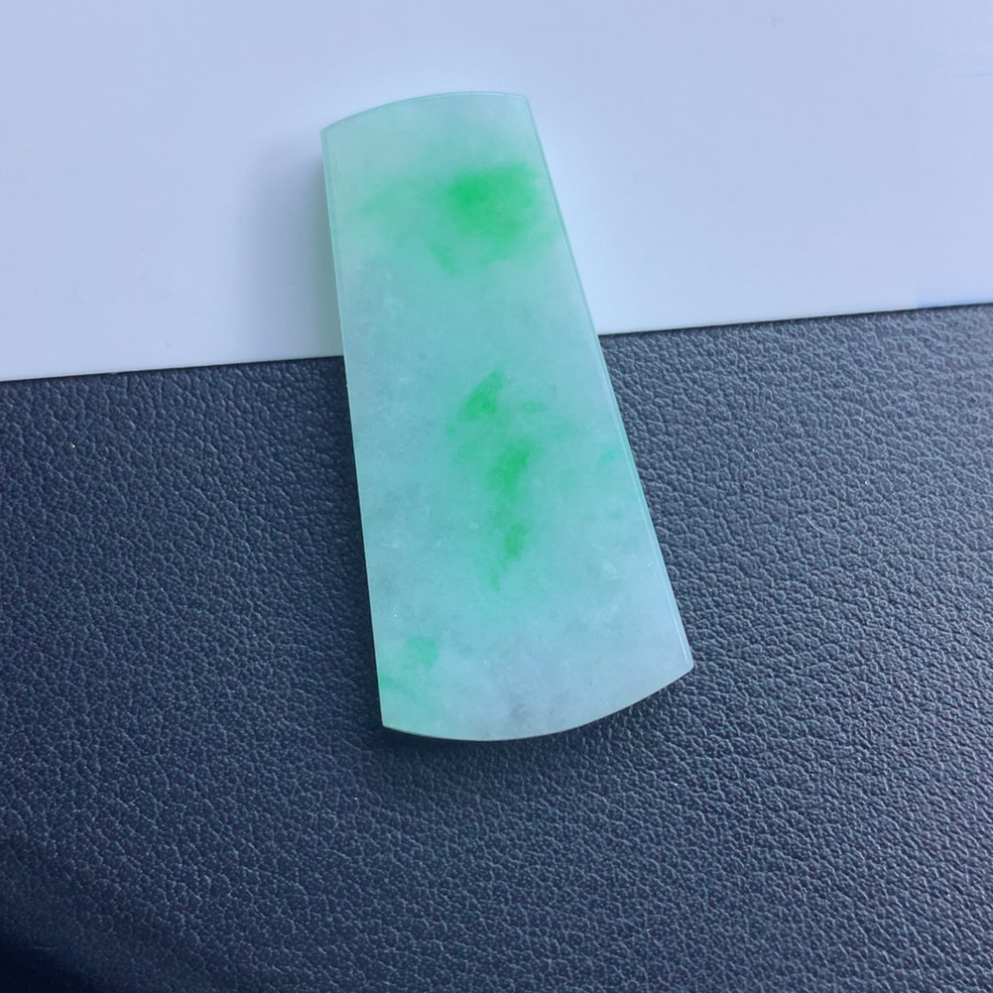 翡翠颈饰未镶嵌无事牌