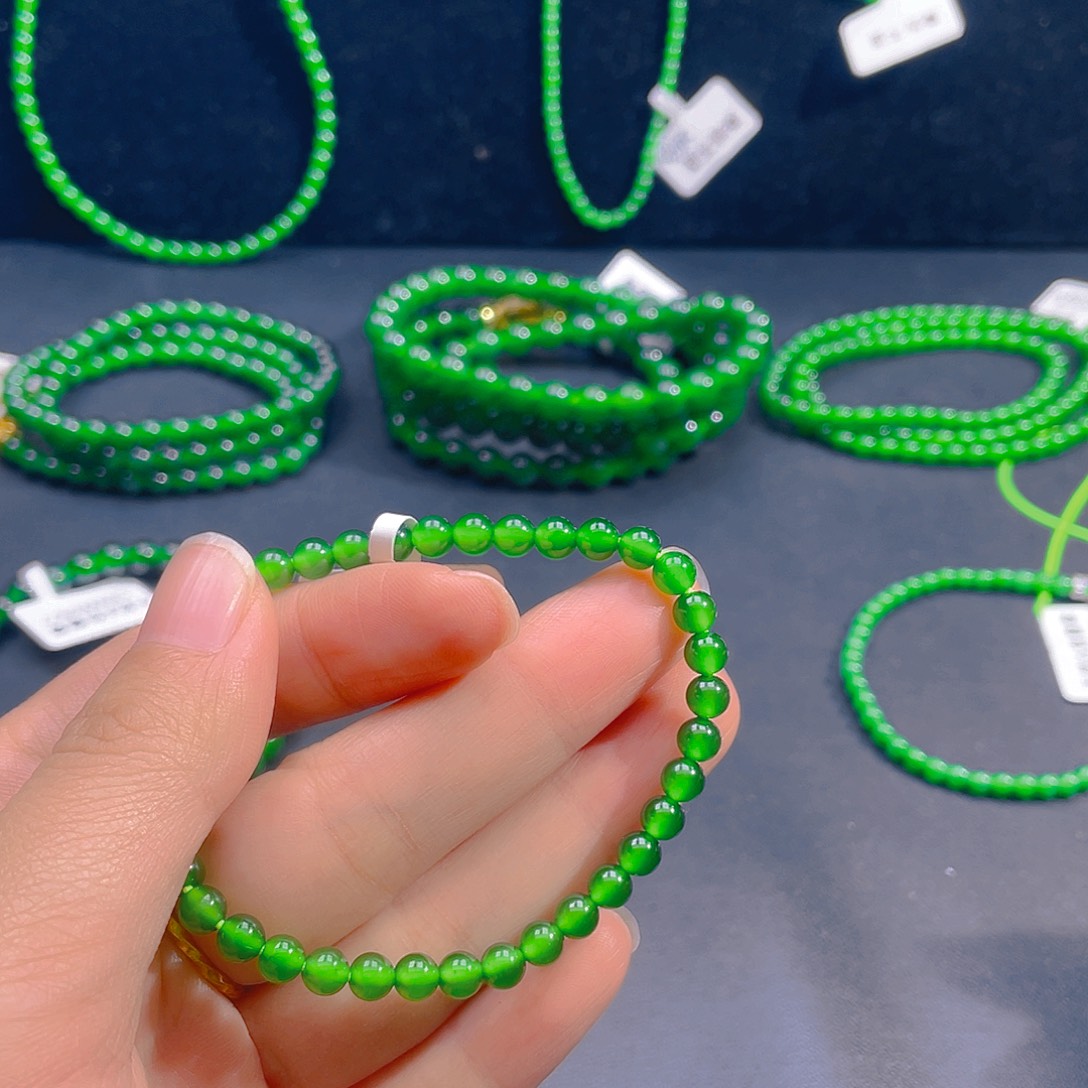 翡翠未镶嵌颈饰卡5