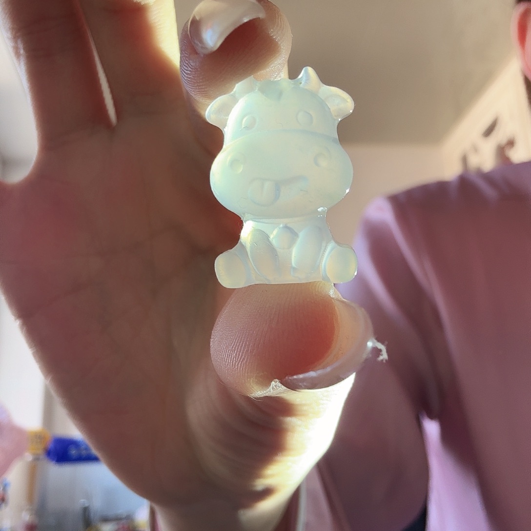 蛇纹石玉牛吊坠未镶嵌