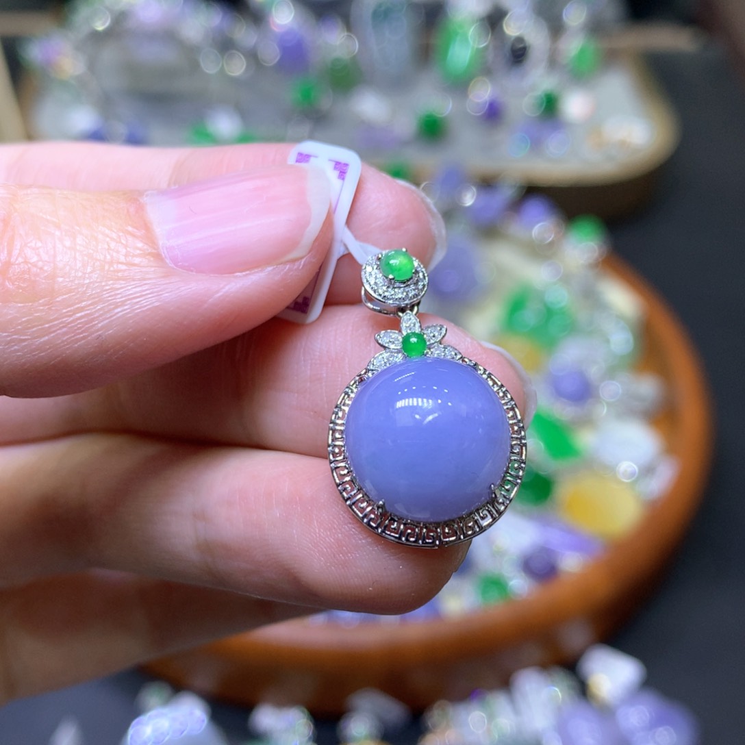 【闪购商品】翡翠颈饰18K金镶嵌翡翠吊坠项链