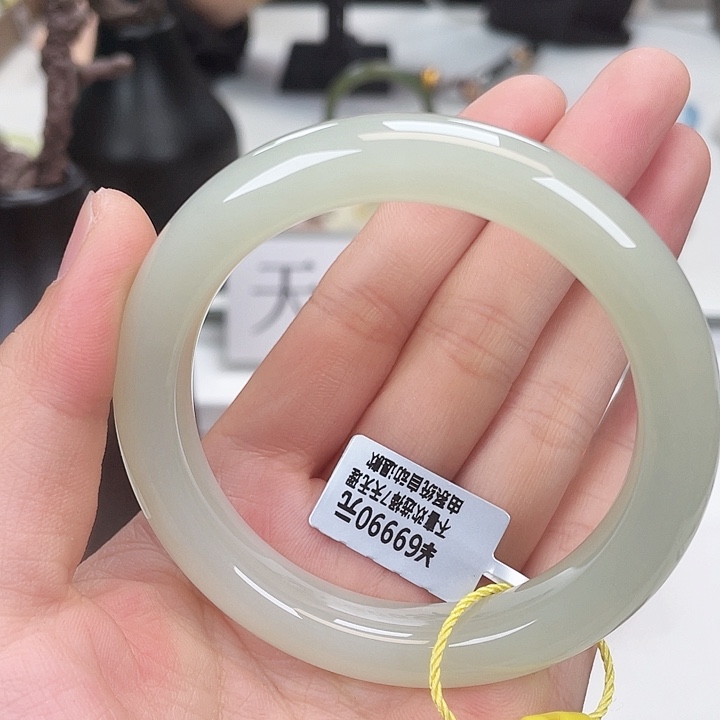 和田玉手镯57未镶嵌