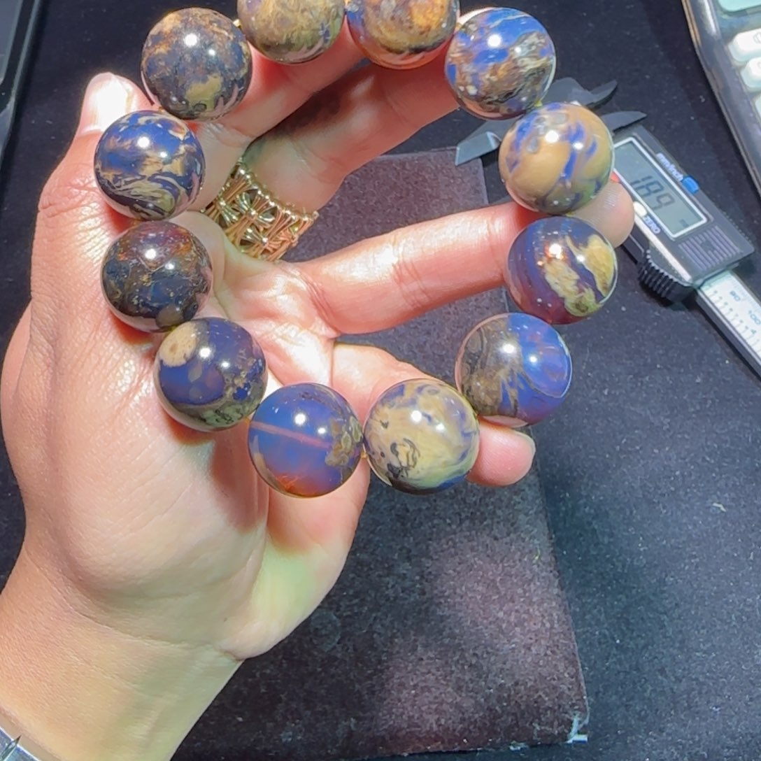 琥珀未镶嵌裸石琥珀