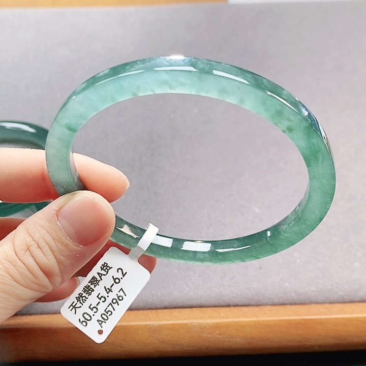 【闪购商品】翡翠手镯（圆镯）未镶嵌