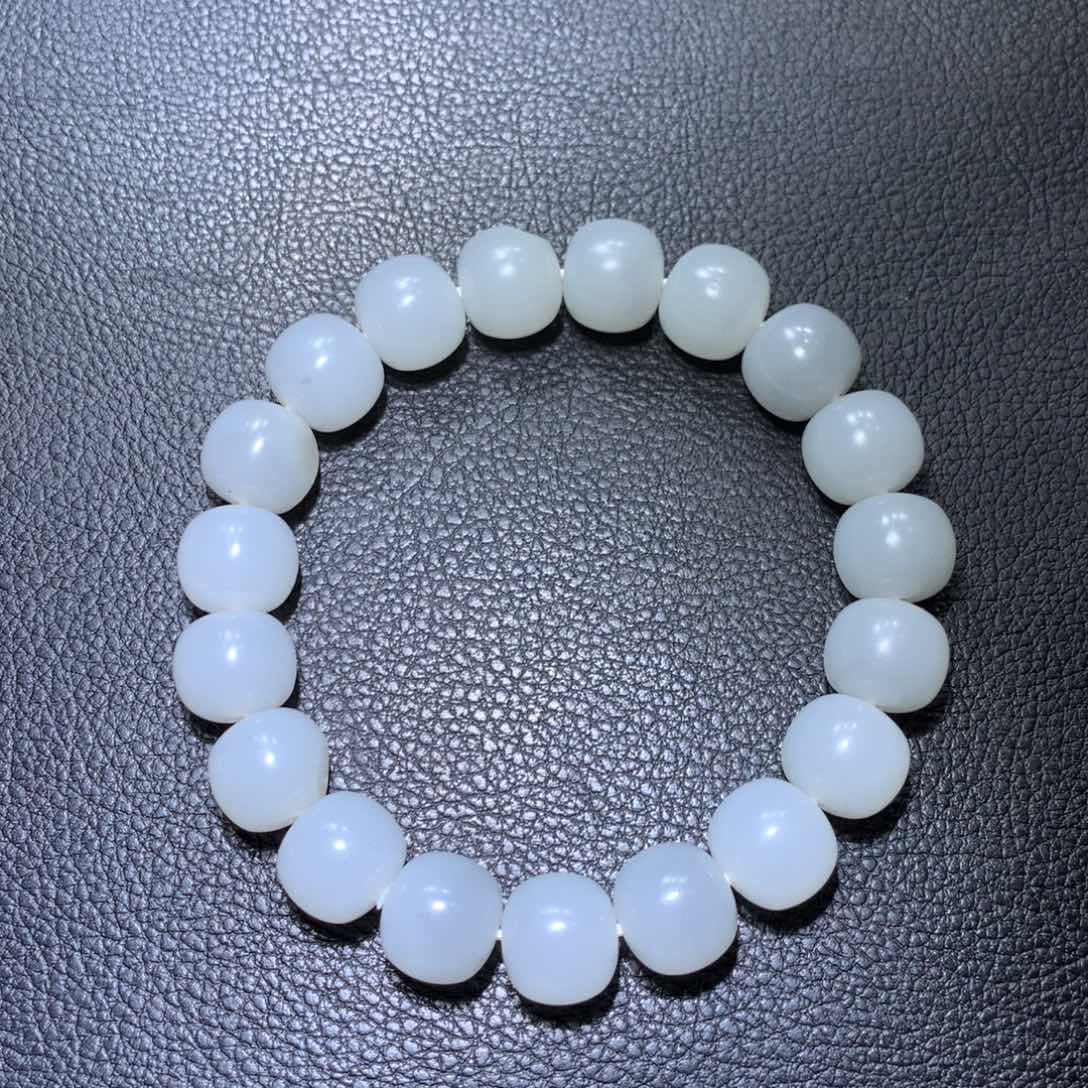 和田玉手串未镶嵌汤**