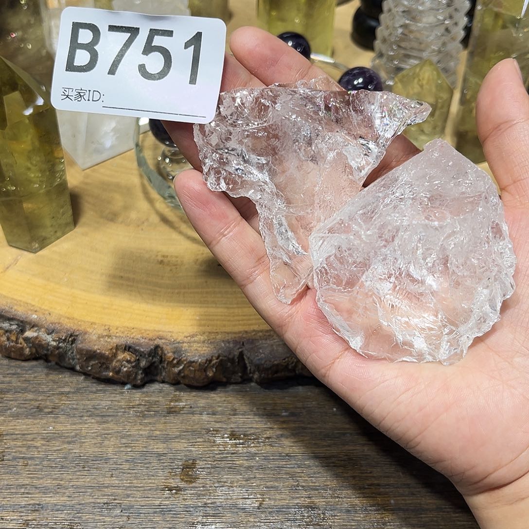 水晶珠宝半成品未镶嵌多样性发两个微瑕