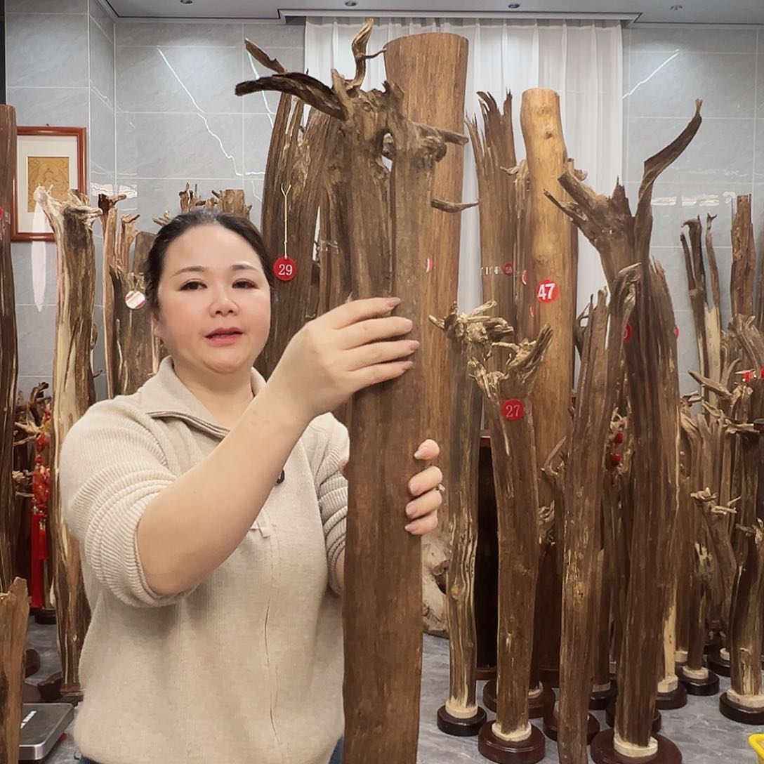 沉香碎屑沉香沉香原料送底座