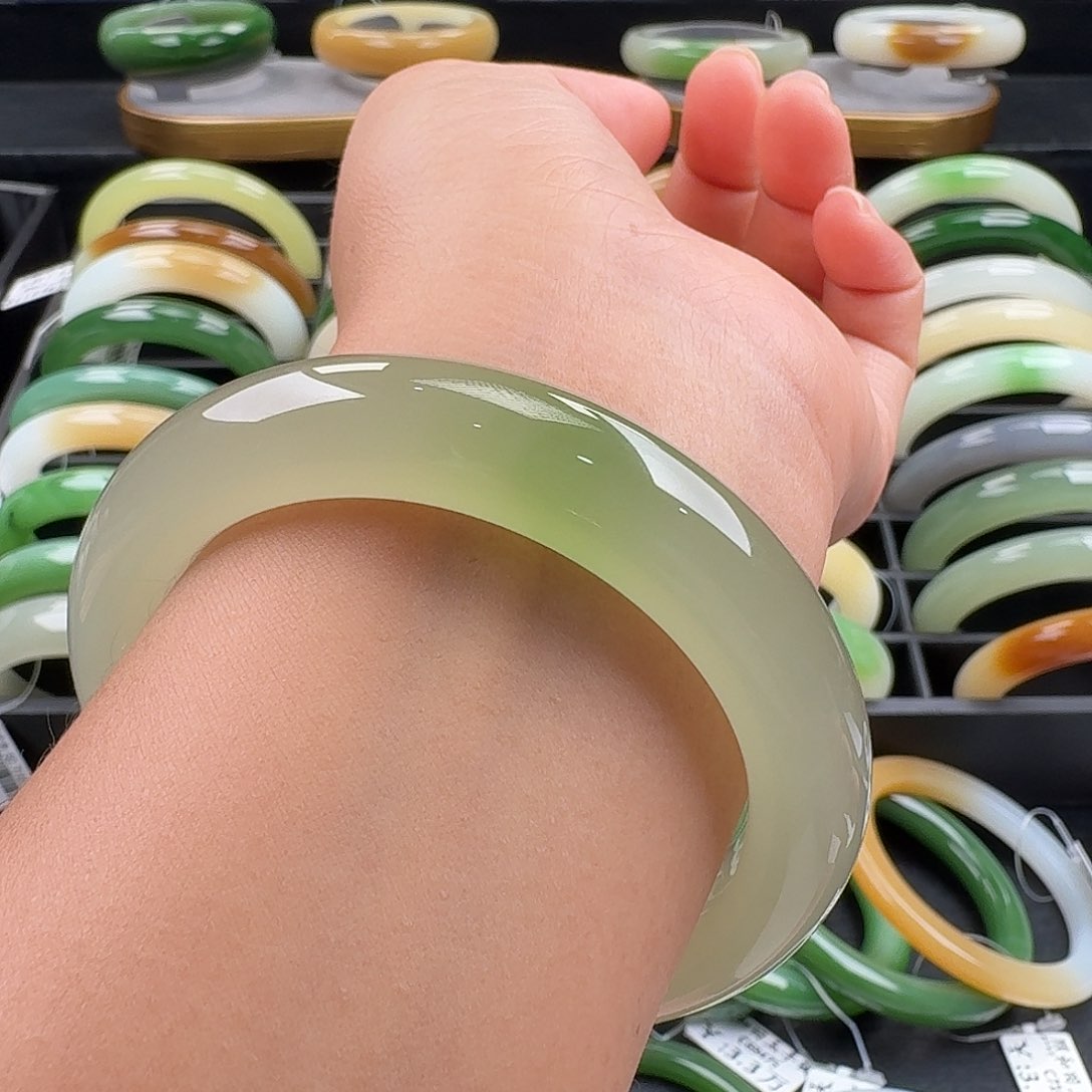 和田玉手镯未镶嵌56冰猫翠